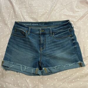 Vineyard Vines Size 8 Women’s Jean Shorts.